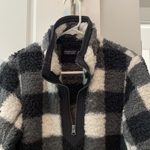 Abercrombie & Fitch Sherpa Pullover - Picture 4 of 8